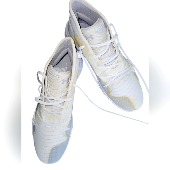 Under Armor Spawn Mid Basketball Athletic Micro G men 13 never used - Picture 2 of 11